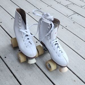 Chicago Skates White Roller Skates with Laces